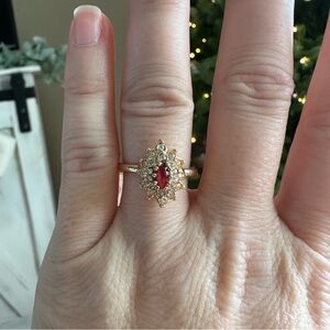 Vintage Ring Gold Band with Red Gemstone and Halo Cluster size 7